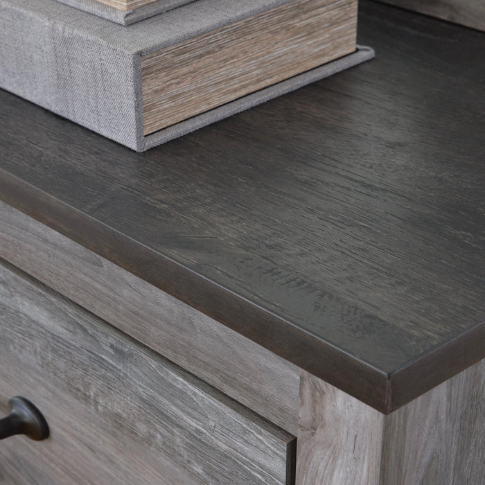 Bronyan Dresser