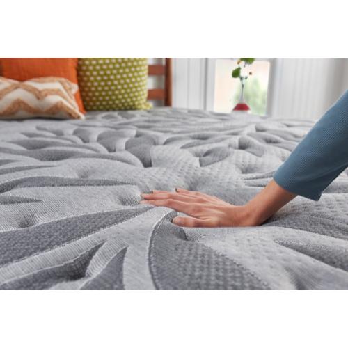 Response Posturepedic Plus Satisfied ll Mattress by Sealy