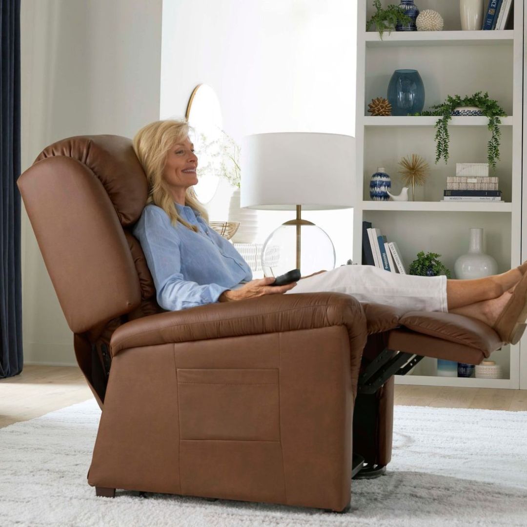 Polaris Medium Power Lift Recliner by Ultra Comfort