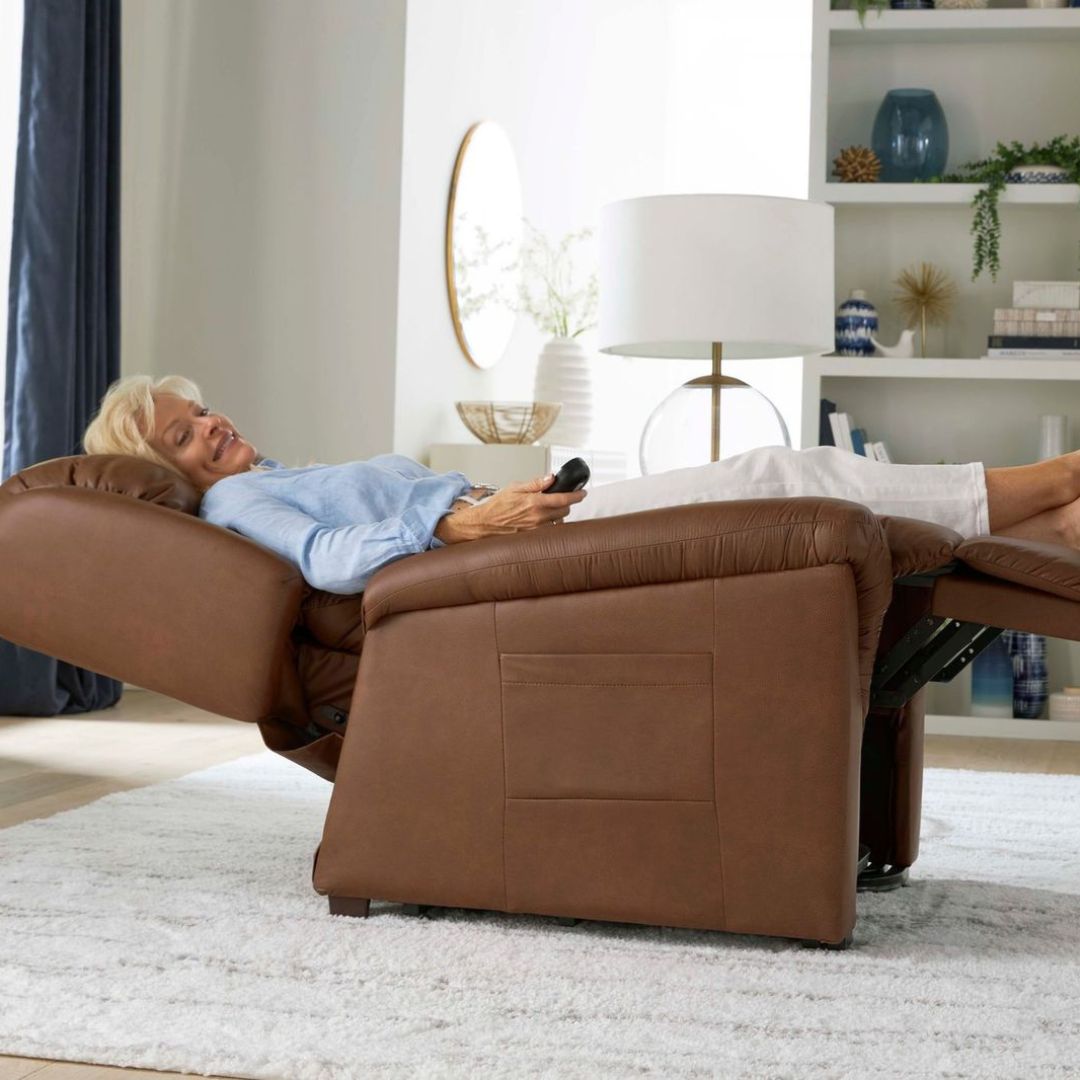 Polaris Medium Power Lift Recliner by Ultra Comfort